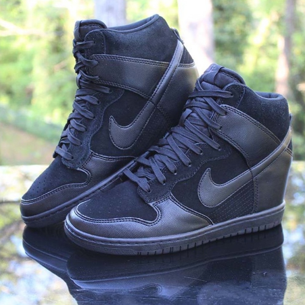 Nike Women's Dunk Sky High Blackout Wedge Sneakers Size 7